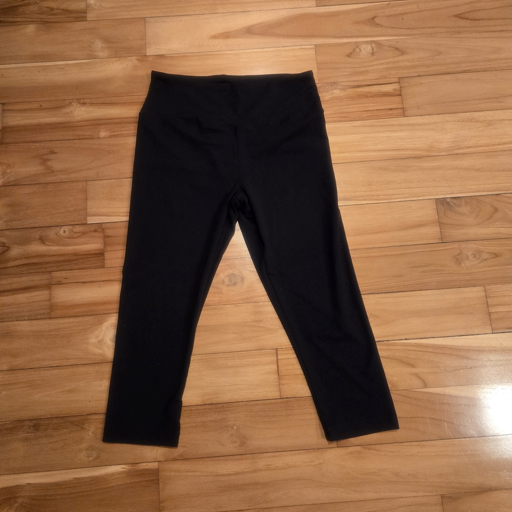 Marika Black Girls' Capri Leggings